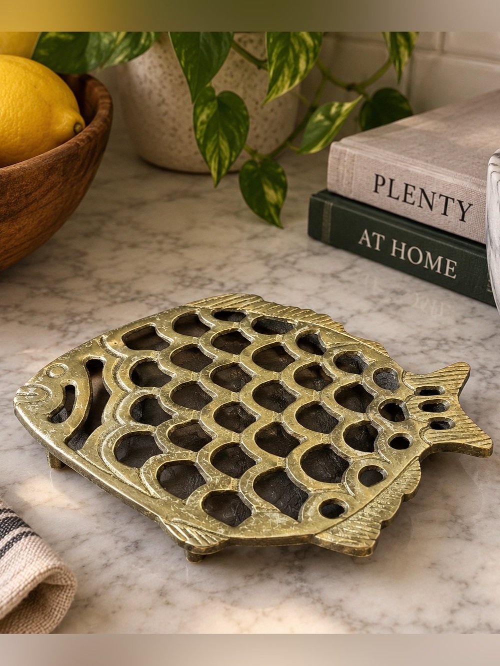 Vintage Brass Fish Trivet – Coastal Kitchen Decor